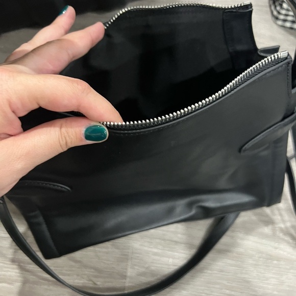 H&M Black Crossbody Bag - Picture 3 of 6